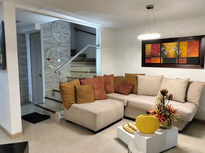 Casa de 4 alcobas en venta en Cañasgordas, Cali, 227 m² · foto 3 de 24