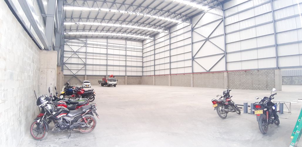 Bodega en arriendo en Zona Industrial, Yumbo, 1400 m² · foto 22 de 24