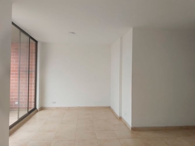 Apartamento de 3 alcobas en arriendo en Laureles, Medellín, 104 m² · foto 2 de 18