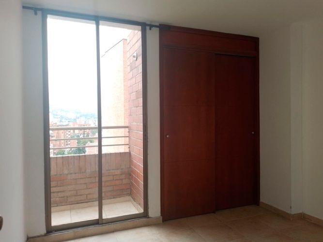 Apartamento de 3 alcobas en arriendo en Laureles, Medellín, 104 m² · foto 9 de 18