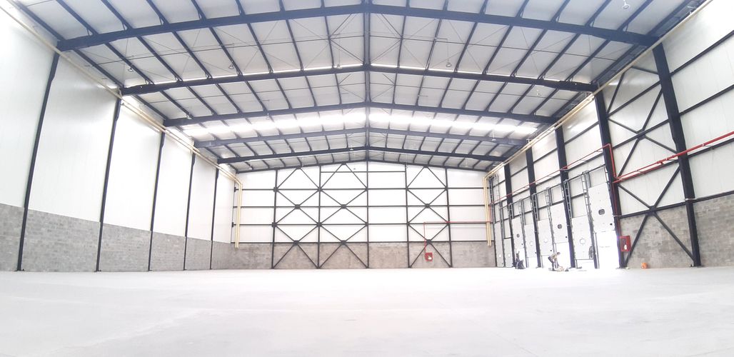 Bodega en arriendo en Brisas De Los Alamos, Cali, 1800 m² · foto 2 de 24