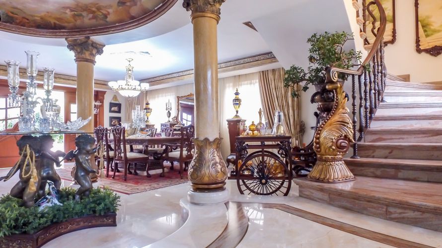 Casa de 4 alcobas en venta en El Poblado, Medellín, 700 m² · foto 2 de 20
