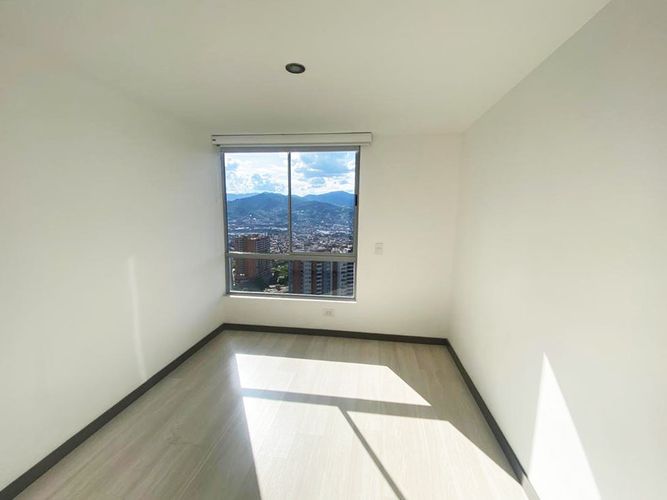 Apartamento de 3 alcobas en arriendo en Loma De Las Brujas, Envigado, 122 m² · foto 5 de 12