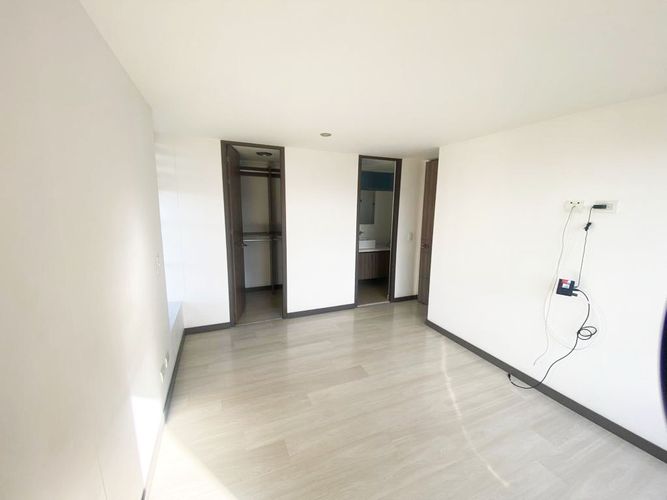 Apartamento de 3 alcobas en arriendo en Loma De Las Brujas, Envigado, 122 m² · foto 6 de 12