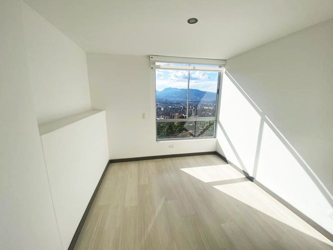 Apartamento de 3 alcobas en arriendo en Loma De Las Brujas, Envigado, 122 m² · foto 9 de 12