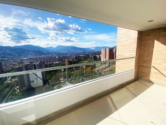 Apartamento de 3 alcobas en arriendo en Loma De Las Brujas, Envigado, 122 m² · foto 12 de 12