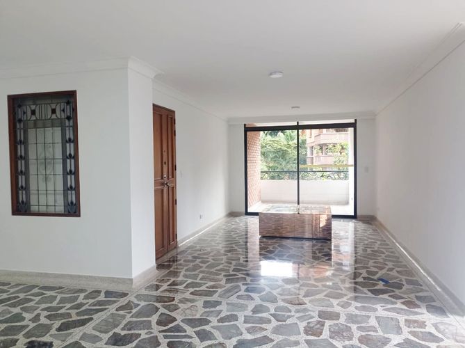 Apartamento de 3 alcobas en arriendo en El Poblado, Medellín, 142 m² · foto 3 de 19