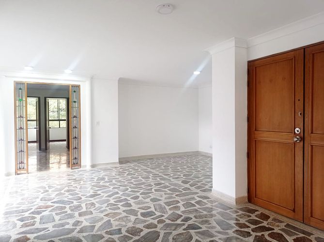 Apartamento de 3 alcobas en arriendo en El Poblado, Medellín, 142 m² · foto 5 de 19