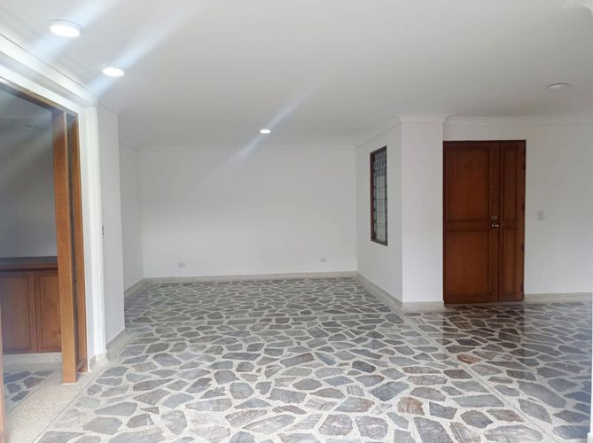 Apartamento de 3 alcobas en arriendo en El Poblado, Medellín, 142 m² · foto 6 de 19