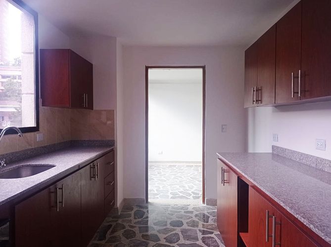 Apartamento de 3 alcobas en arriendo en El Poblado, Medellín, 142 m² · foto 8 de 19