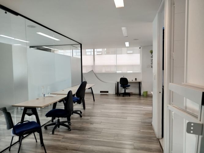 Oficina en arriendo en El Poblado, Medellín, 97 m² · foto 3 de 13
