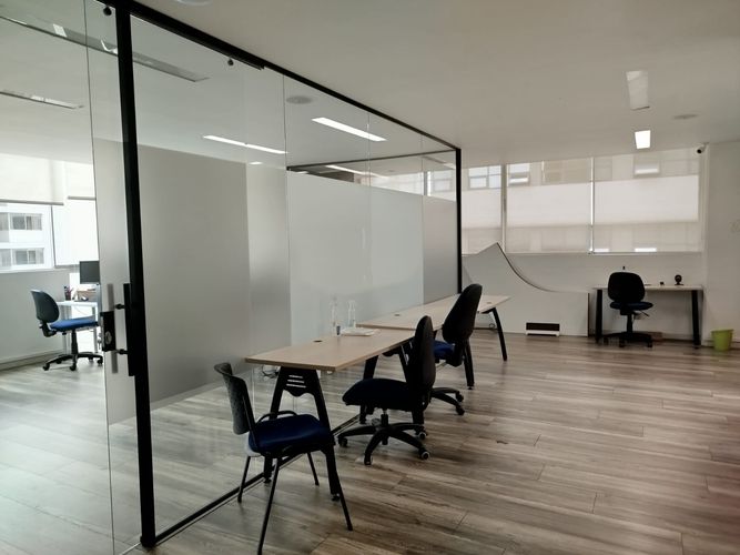 Oficina en arriendo en El Poblado, Medellín, 97 m² · foto 4 de 13