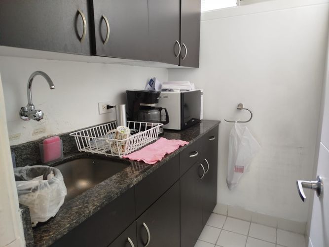 Oficina en arriendo en El Poblado, Medellín, 97 m² · foto 12 de 13
