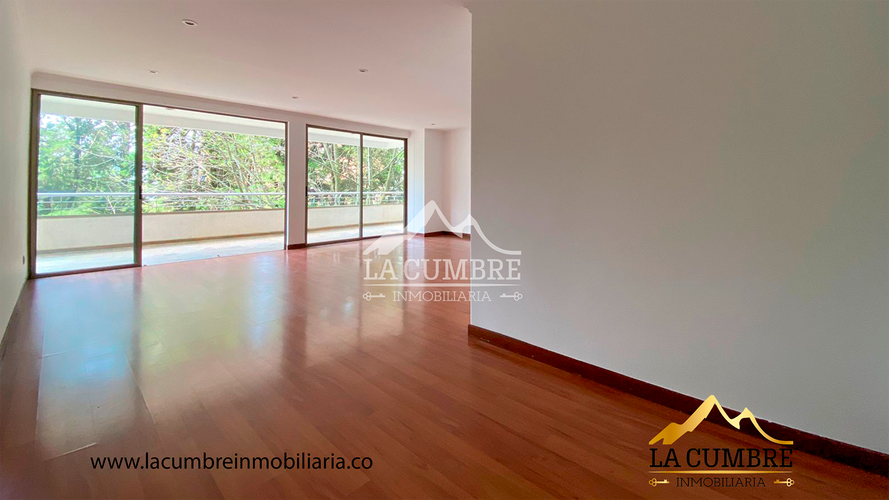 Apartamento de 3 alcobas en arriendo en La Calera, Medellín, 174 m² · foto 3 de 16