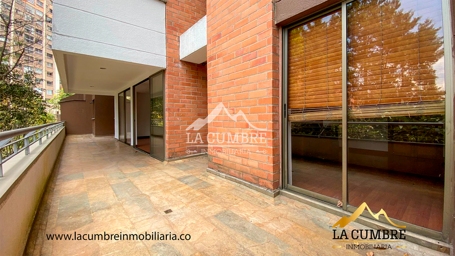 Apartamento de 3 alcobas en arriendo en La Calera, Medellín, 174 m² · foto 4 de 16