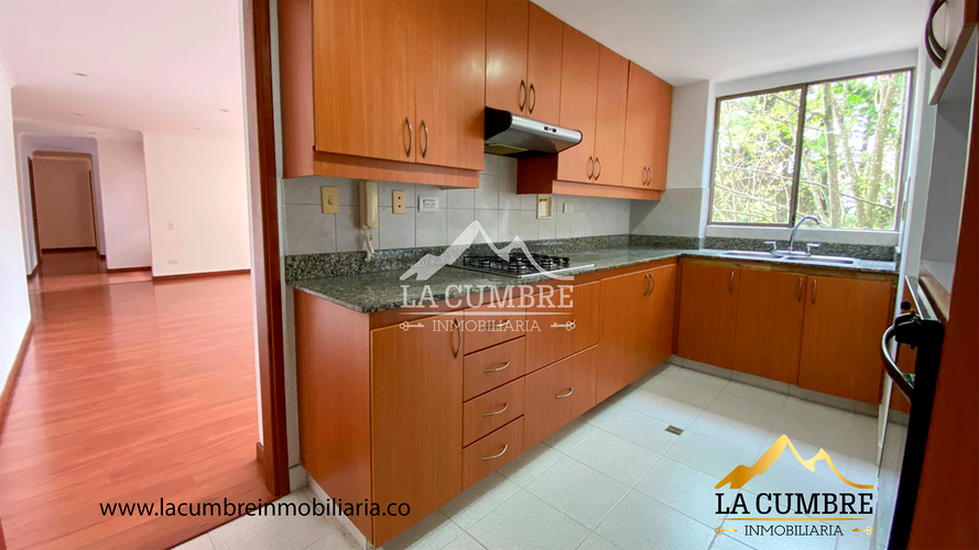 Apartamento de 3 alcobas en arriendo en La Calera, Medellín, 174 m² · foto 7 de 16