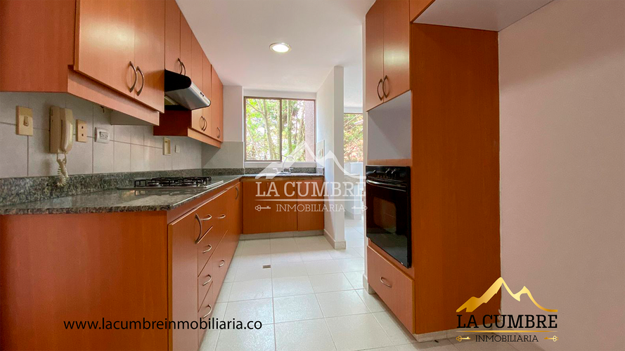 Apartamento de 3 alcobas en arriendo en La Calera, Medellín, 174 m² · foto 8 de 16