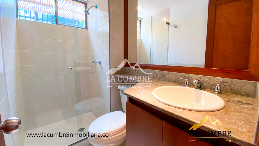 Apartamento de 3 alcobas en arriendo en La Calera, Medellín, 174 m² · foto 11 de 16