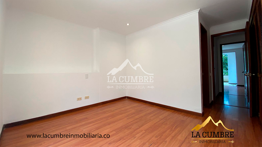 Apartamento de 3 alcobas en arriendo en La Calera, Medellín, 174 m² · foto 12 de 16