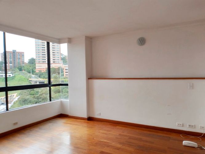 Apartamento de 3 alcobas en arriendo en El Poblado, Medellín, 141 m² · foto 4 de 15