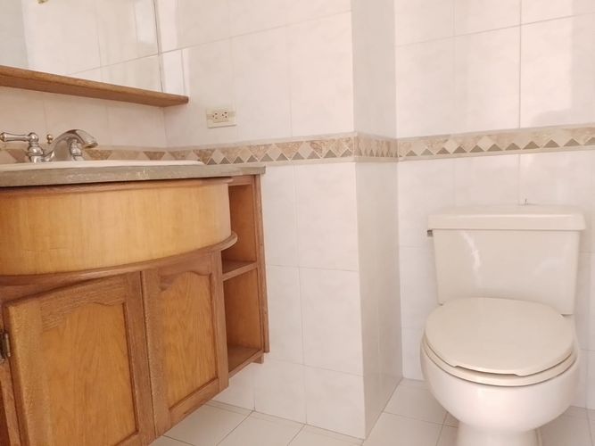 Apartamento de 3 alcobas en arriendo en El Poblado, Medellín, 141 m² · foto 14 de 15