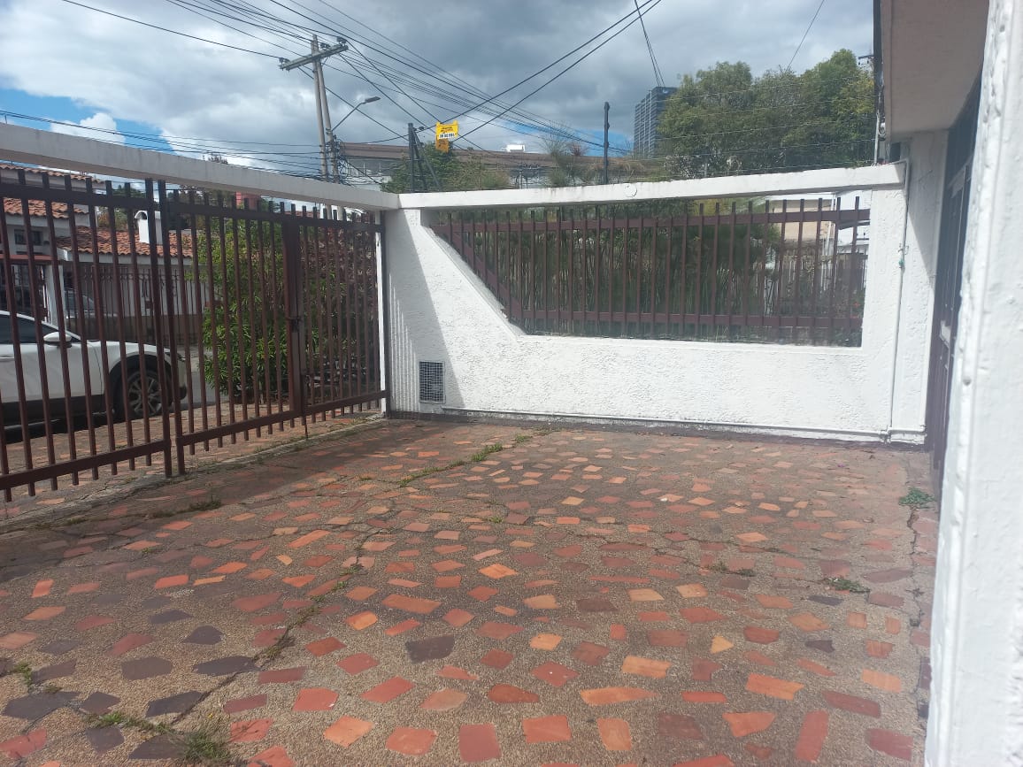 Casa en venta en Santa Ana, Bogotá · foto 3 de 24