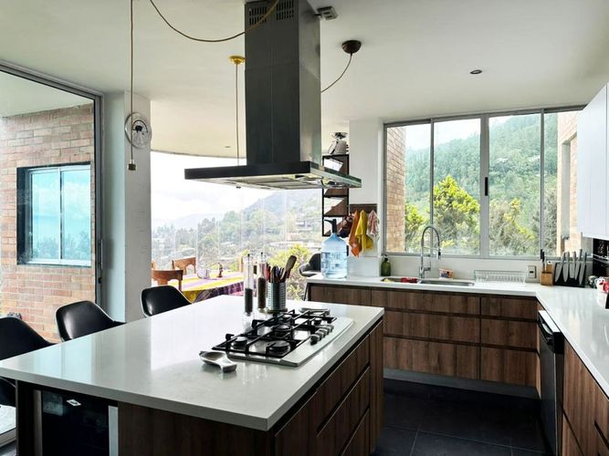 Casa de 5 alcobas en venta en Loma Del Chocho, Envigado, 621 m² · foto 6 de 17
