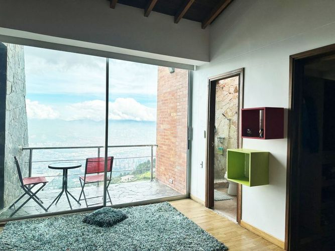Casa de 5 alcobas en venta en Loma Del Chocho, Envigado, 621 m² · foto 7 de 17