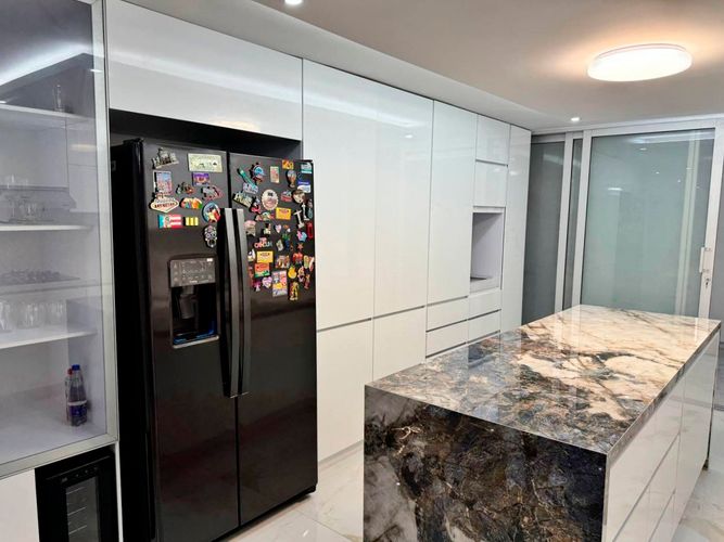 Casa de 4 alcobas en arriendo en El Poblado, Medellín, 334 m² · foto 7 de 19