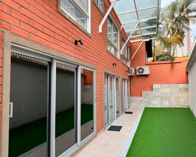 Casa de 4 alcobas en arriendo en El Poblado, Medellín, 334 m² · foto 17 de 19