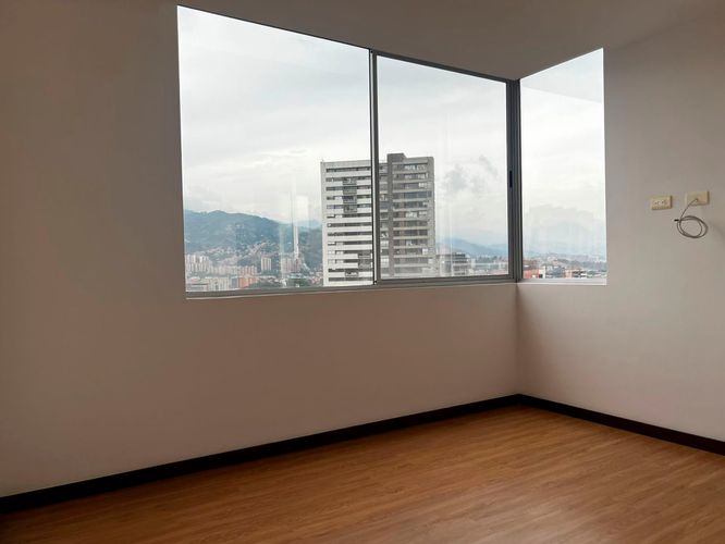 Apartamento de 3 alcobas en arriendo en Loma Benedictinos, Envigado, 125 m² · foto 7 de 19