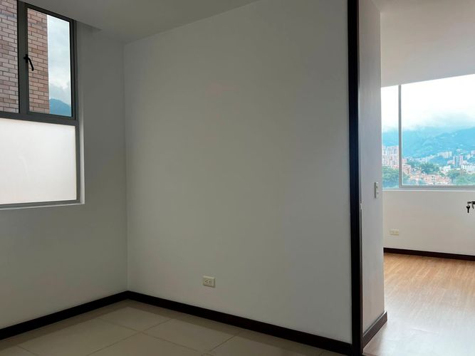 Apartamento de 3 alcobas en arriendo en Loma Benedictinos, Envigado, 125 m² · foto 8 de 19