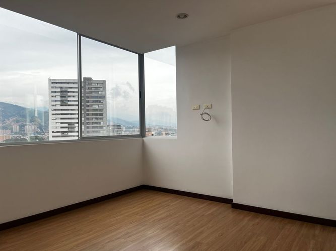Apartamento de 3 alcobas en arriendo en Loma Benedictinos, Envigado, 125 m² · foto 10 de 19