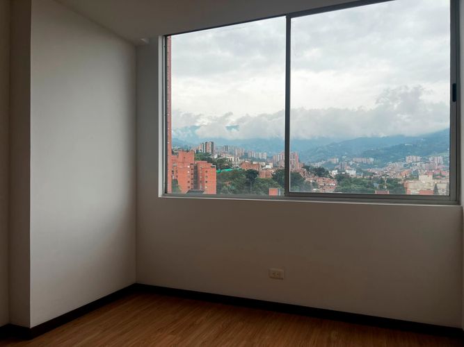 Apartamento de 3 alcobas en arriendo en Loma Benedictinos, Envigado, 125 m² · foto 11 de 19