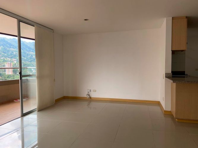 Apartamento de 3 alcobas en arriendo en San Jose, Sabaneta, 105 m² · foto 2 de 19