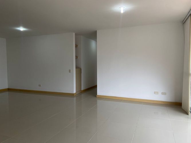 Apartamento de 3 alcobas en arriendo en San Jose, Sabaneta, 105 m² · foto 3 de 19