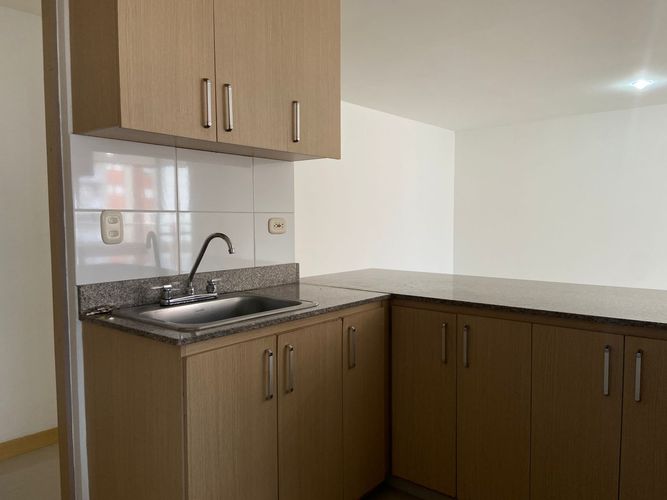 Apartamento de 3 alcobas en arriendo en San Jose, Sabaneta, 105 m² · foto 4 de 19