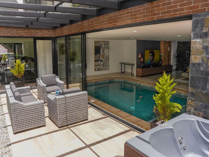 Casa de 5 alcobas en venta en Loma Del Chocho, Envigado, 670 m² · foto 19 de 20