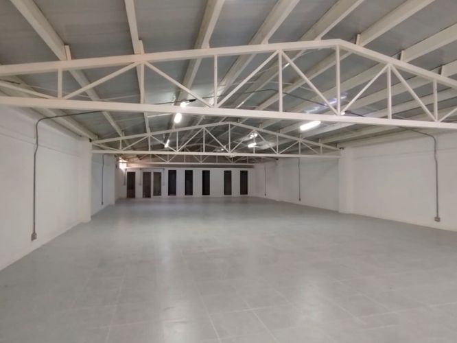 Local en arriendo en Laureles, Medellín, 345 m² · foto 2 de 7