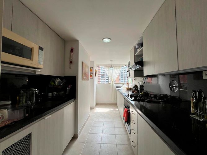Apartamento de 3 alcobas en venta en El Poblado, Medellín, 178 m² · foto 5 de 19