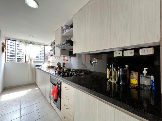 Apartamento de 3 alcobas en venta en El Poblado, Medellín, 178 m² · foto 6 de 19