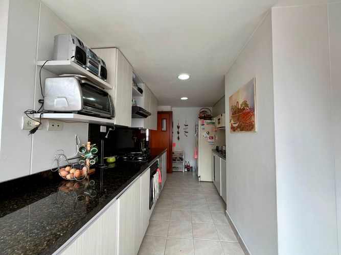 Apartamento de 3 alcobas en venta en El Poblado, Medellín, 178 m² · foto 7 de 19