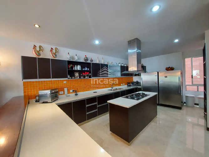 Apartamento de 2 alcobas en venta en Normandia, Cali, 276 m² · foto 5 de 14