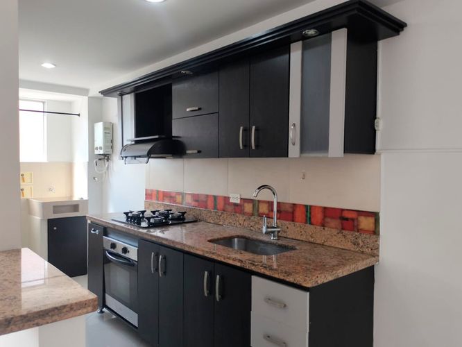 Apartamento de 3 alcobas en arriendo en El Poblado, Medellín, 84 m² · foto 6 de 17