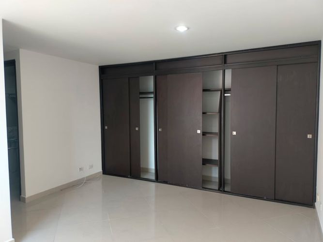 Apartamento de 3 alcobas en arriendo en El Poblado, Medellín, 84 m² · foto 8 de 17