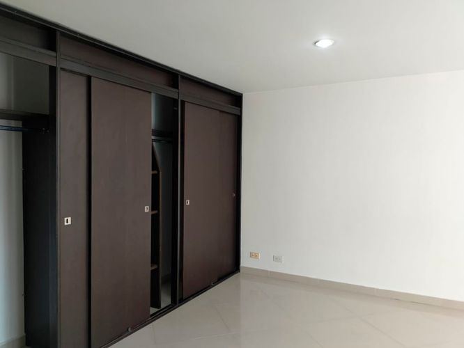 Apartamento de 3 alcobas en arriendo en El Poblado, Medellín, 84 m² · foto 11 de 17