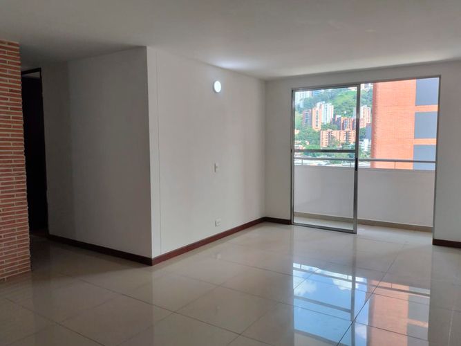 Apartamento de 3 alcobas en arriendo en El Poblado, Medellín, 74 m² · foto 3 de 16