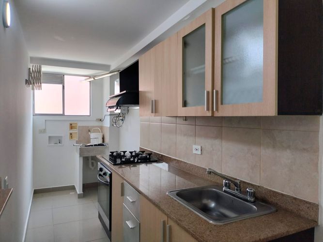 Apartamento de 3 alcobas en arriendo en El Poblado, Medellín, 74 m² · foto 5 de 16