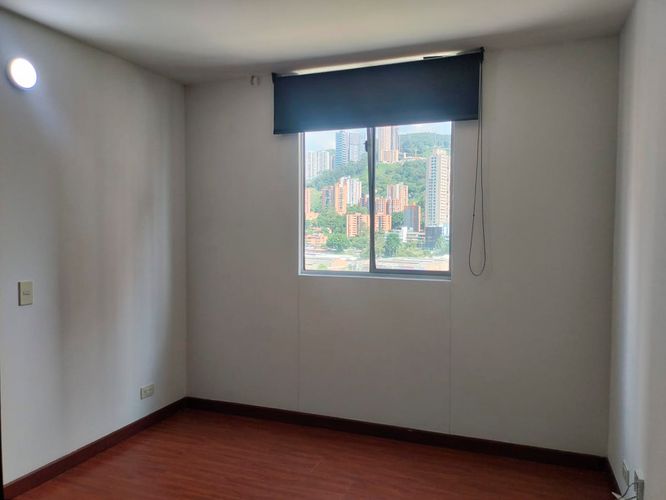 Apartamento de 3 alcobas en arriendo en El Poblado, Medellín, 74 m² · foto 13 de 16