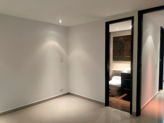 Apartamento de 3 alcobas en arriendo en El Poblado, Medellín, 74 m² · foto 10 de 17